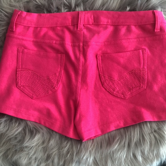 Sumba stretch shorts hot pink size 11-12. - Picture 2 of 5